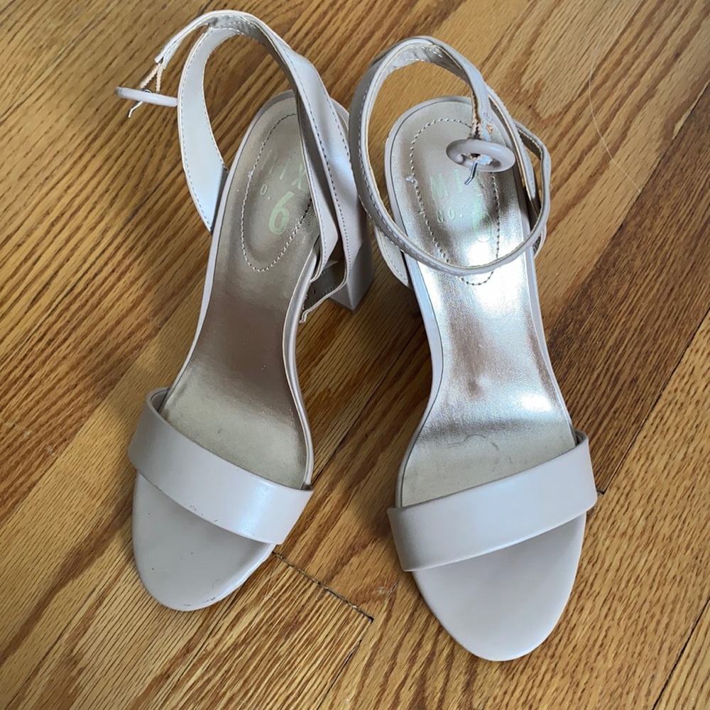 Mix No 6 Nude Heels Size 7.5